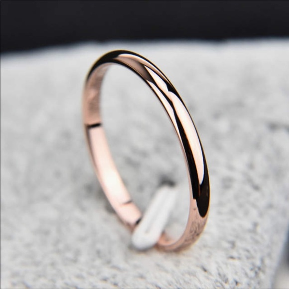 Jewelry - Rose Gold Smooth Simple woman Ring